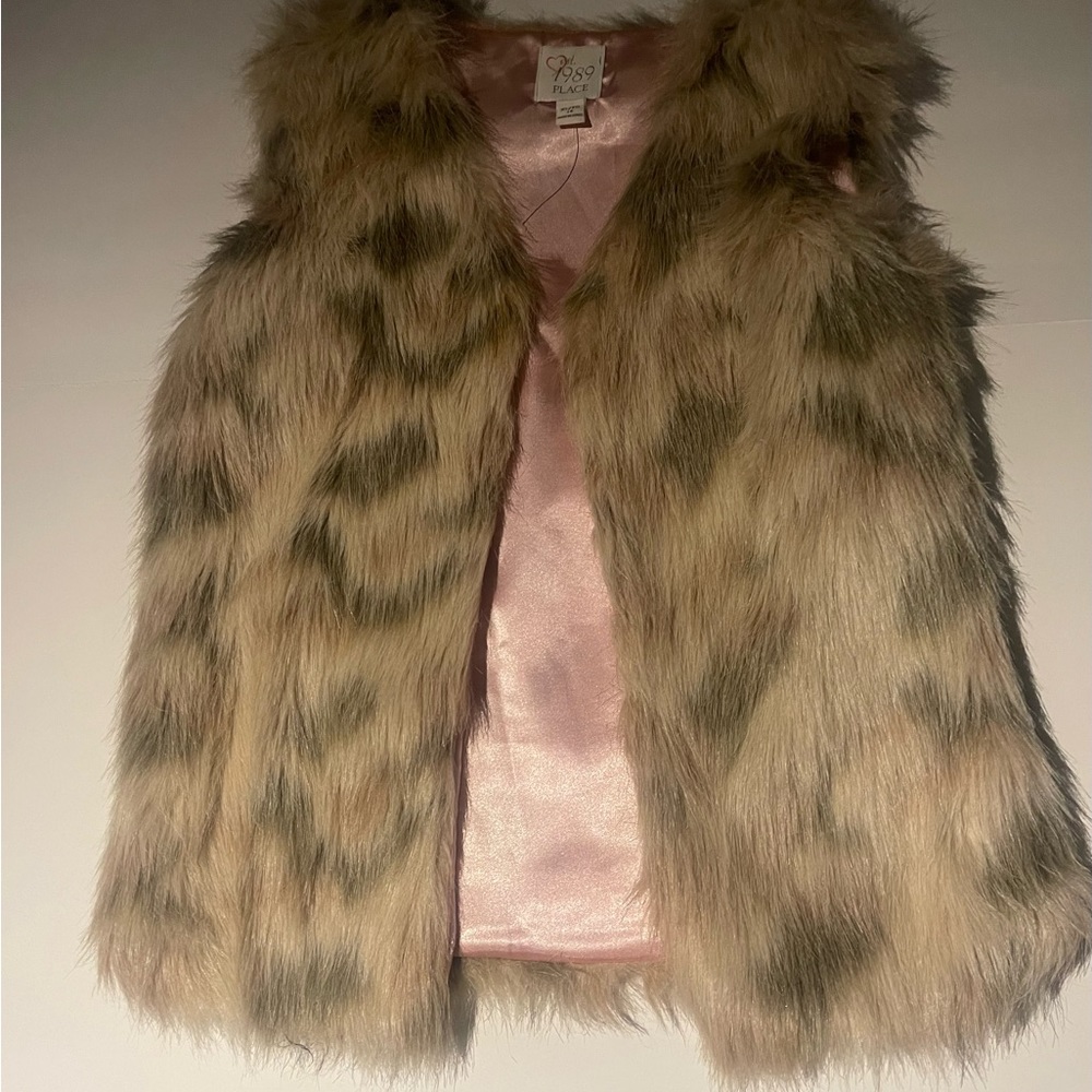 Children’s Place big girls faux fur vest. Size 14